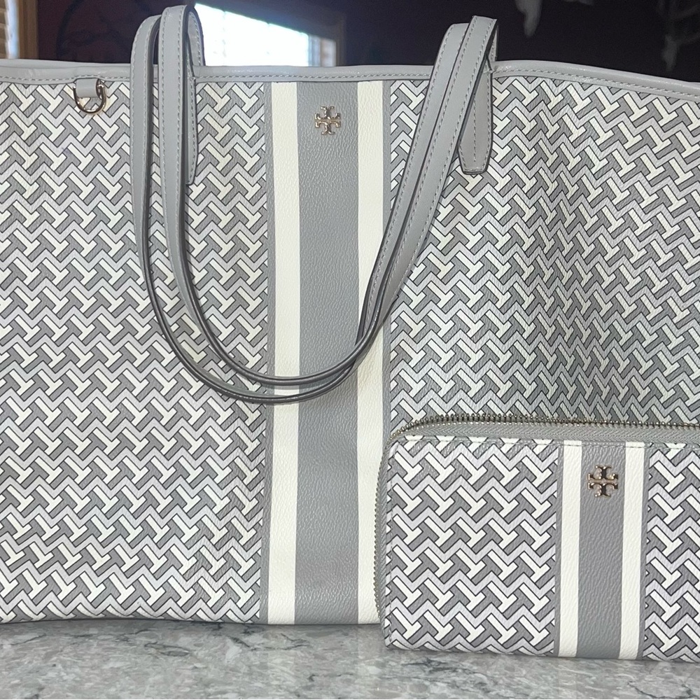 Tory Burch purse and wallet